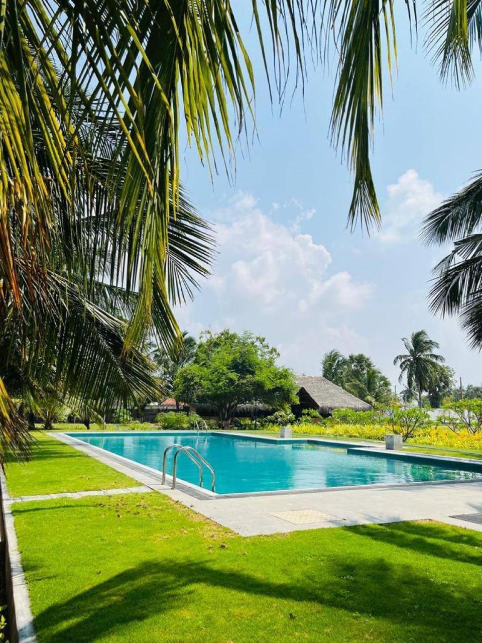 Nn Beach Resort & Spa Nilaveli Exterior photo