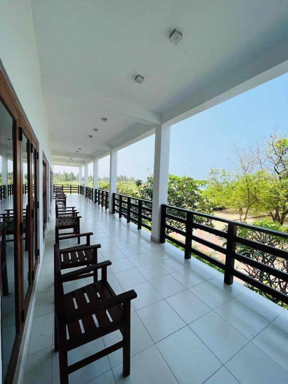 Nn Beach Resort & Spa Nilaveli Exterior photo