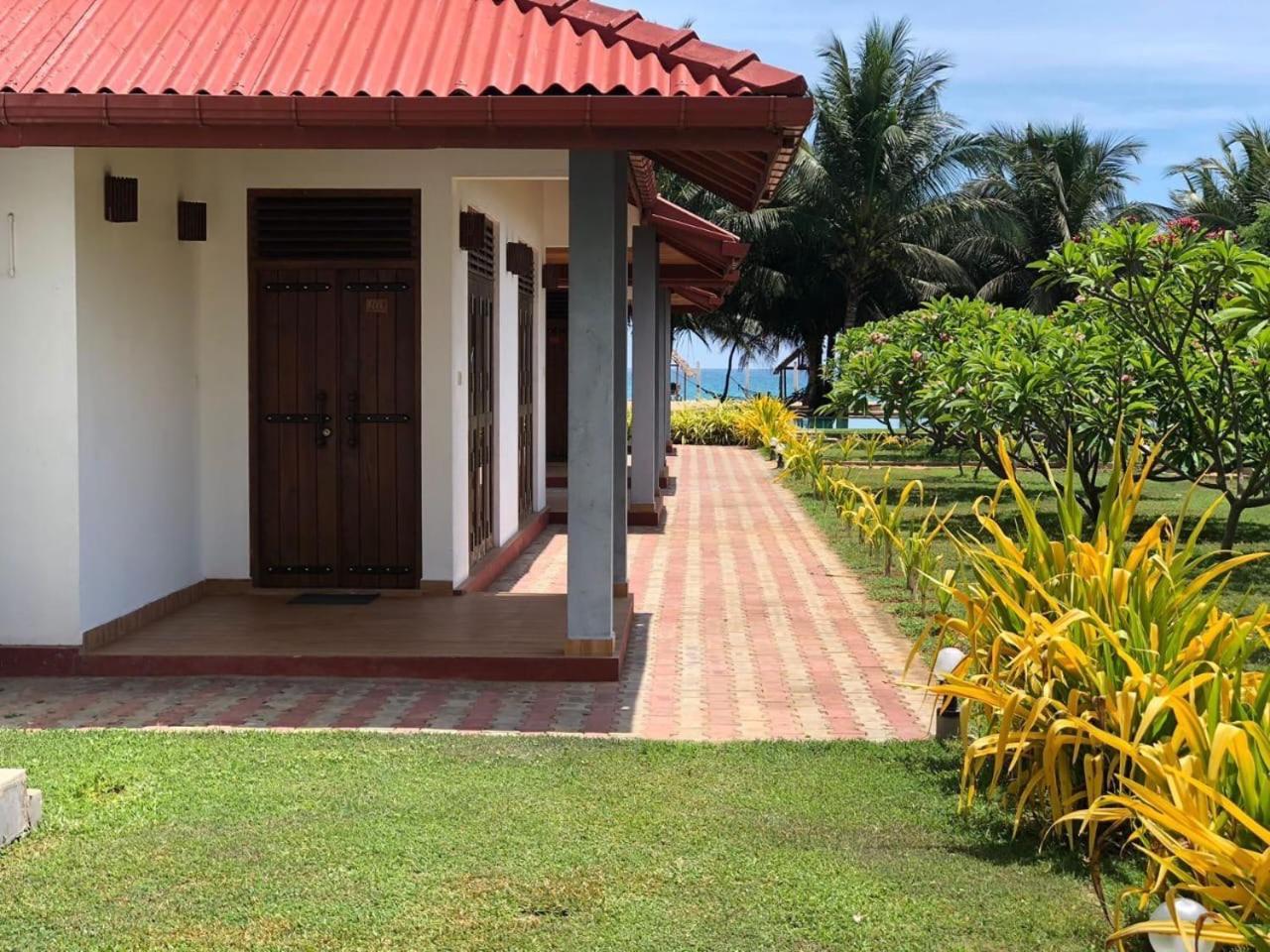 Nn Beach Resort & Spa Nilaveli Exterior photo