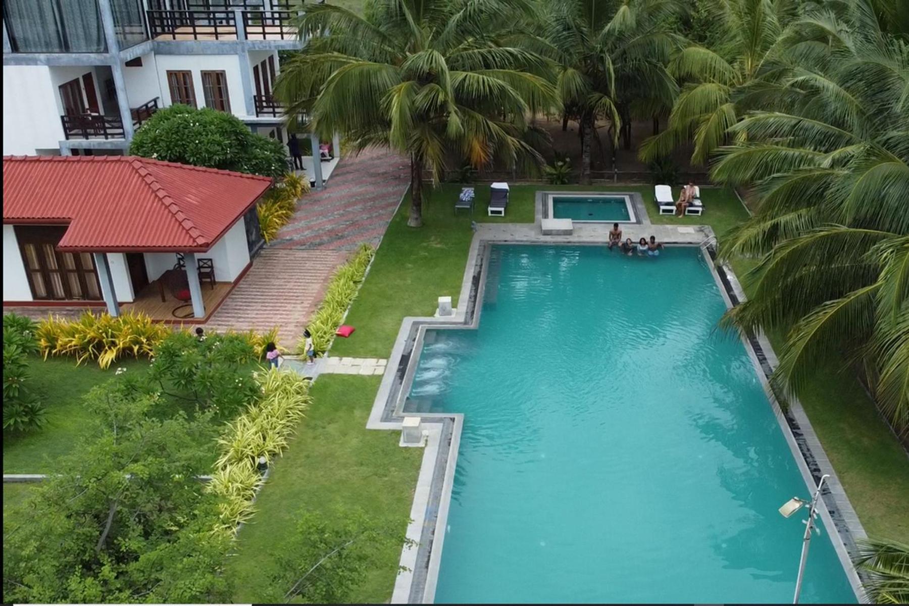 Nn Beach Resort & Spa Nilaveli Exterior photo