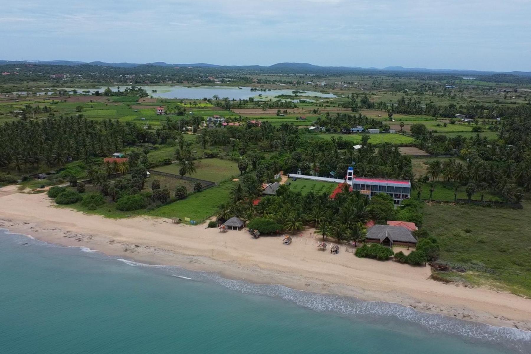 Nn Beach Resort & Spa Nilaveli Exterior photo